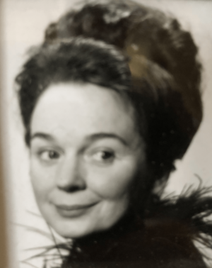 Maureen Cusack, 1966.png