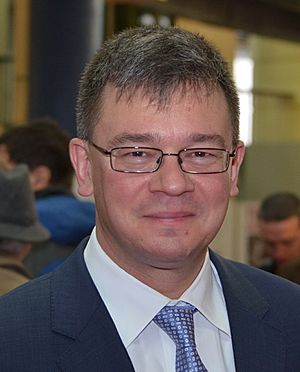 Mihai Răzvan Ungureanu (nov 2013) (cropped).JPG