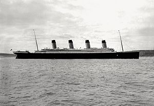 Titanic-Cobh-Harbour-1912.JPG