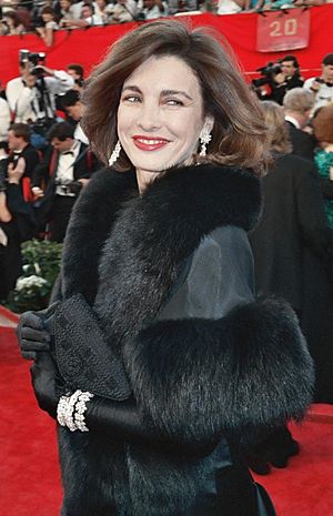 Anne Archer, 1989-03-cropped.jpg