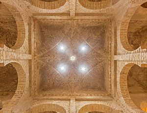 Baños árabes, Alcázar, Jerez de la Frontera, España, 2015-12-07, DD 82-84 HDR