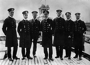 Bundesarchiv Bild 183-R10687, Vizeadmiral Hipper mit Stab