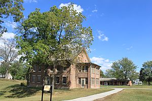 Fort malden exhibits building and restored barracks.JPG