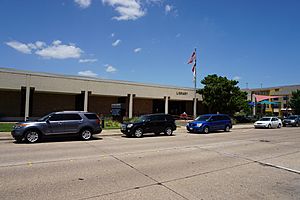 Garland July 2015 08 (Central Library)