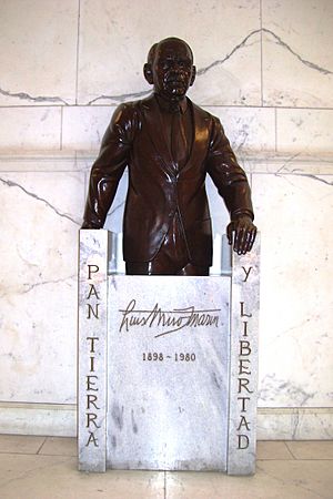 Luis Munoz Marin sculpture