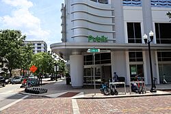 Publix Super Market at The Paramount on Lake Eola, Orlando, Florida.jpg