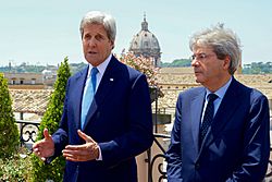 Secretary Kerry Speaks to the Press (27639382360)