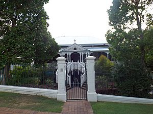 Warrawee entrance