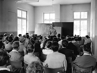 Bundesarchiv B 145 Bild-F004566-0002, Darmstadt, Internationaler Kurs für neue Musik