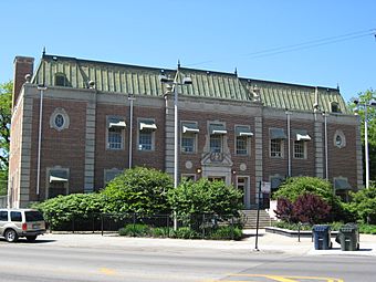 Jacob A Riis Park Fieldhouse.jpg