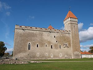 Kuressaare linnus (vaade hoovist)