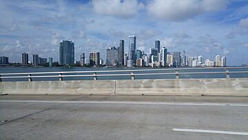 Miamiskyline20180213