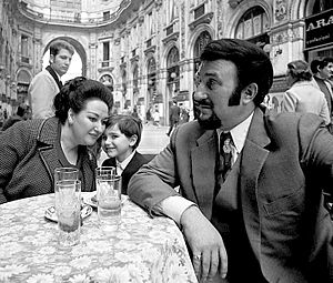 Montserrat Caballé, Bernabé Martí and son 1971c