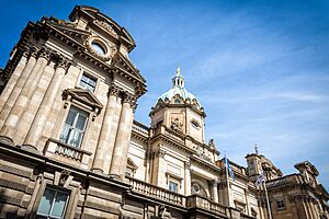 Museum on the mound, Edinburgh (41404375864).jpg