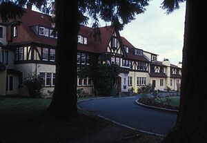 QUALICUM COLLEGE, BRITISH COLUMN