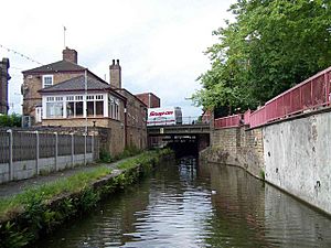 Approaching Worksop Town Lock - geograph.org.uk - 453354.jpg