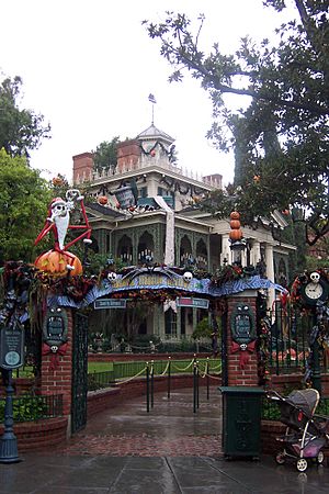 HauntedMansionHolidayDLAnaheim