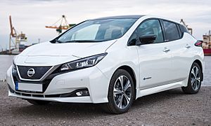 Nissan Leaf 2018 (31874639158) (cropped)