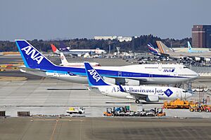 ANA B737-700ER(JA10AN) (4280950547)