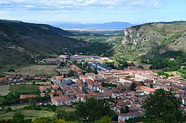 Ezcaray desde la Ermita de Santa Bárbara - panoramio.jpg