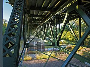 Holmes St Bridge trusses