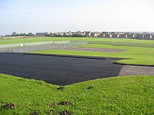 Shirebrook School - Playing Fields - geograph.org.uk - 1003026.jpg