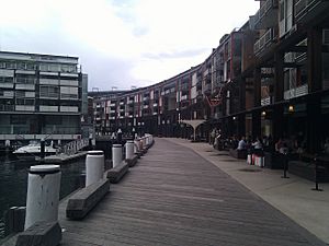 Walsh Bay, Millers Point - panoramio (3).jpg
