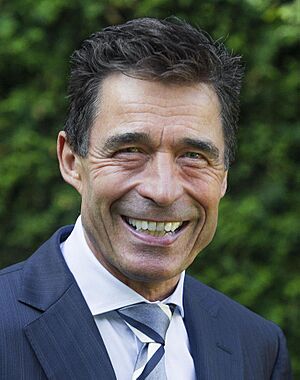 Anders Fogh Rasmussen 2013 Garden.jpg