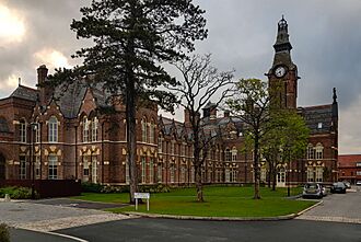 Barnes Hospital (geograph 6512629).jpg