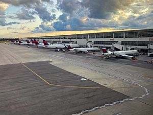 DTW McNamara Terminal South Ramp