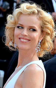 Eva Herzigova Cannes 2016 2