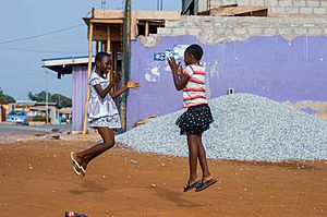 Kids playing Ampe 02