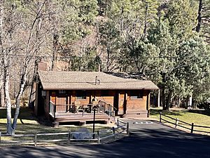 Kohl’s Ranch Cabin