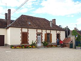 The town hall in La Louptière-Thénard