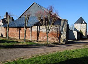 Louvrechy église et colombier 1