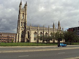 Benkid77 St George's Church, Manchester 250709