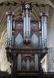 Exeter Cathedral 9578 crop