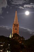 Iglesia el Santuario, Luna