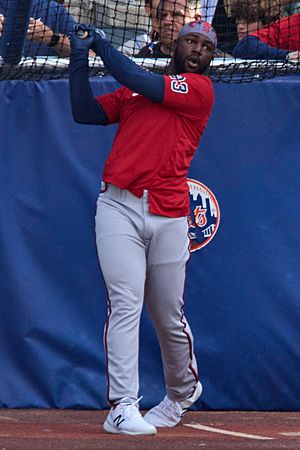 Michael Harris II takes batting practice, Aug 05 2022 4 (cropped).jpg