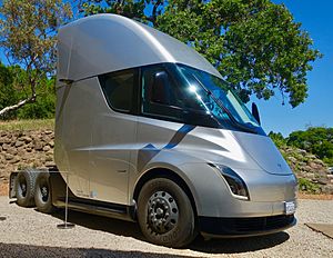 The Tesla Semi Truck (40705940423)