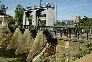 Torrens weir