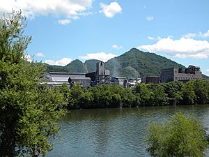 Coal processing plant Mount Carbon WV