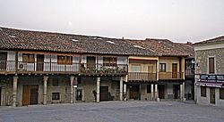 Cuacos de Yuste-plaza mayor-(DavidDaguerro)