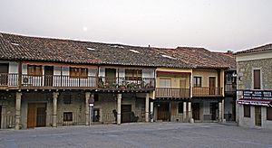 Cuacos de Yuste-plaza mayor-(DavidDaguerro).JPG