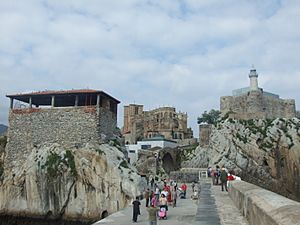 Faro e Iglesia de Castro Urdiales