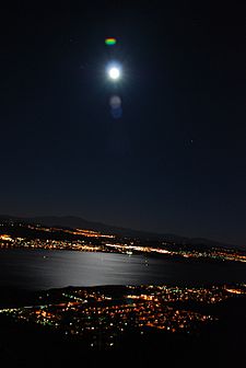 Lake elsinore moon