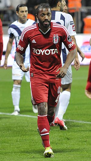 Manuel Fernandes 2012-13.jpg