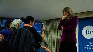 Marianne Williamson (46644115172)