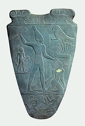 Narmer Palette smiting side