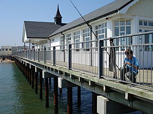 Southwold Pier3 KevinScottNL 2005.jpg